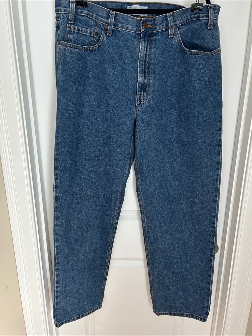 Classic Levi Strauss Signature Men's Blue Denim Jeans - Timeless Straight Fit